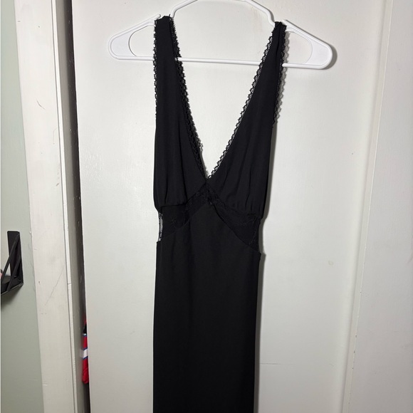 Elegant Black Backless Dress - Picture 1 of 2